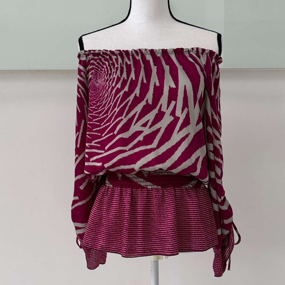 TRAC Abstract Strapless Blouse – Size M Fuchsia w/ Long Sleeves & Slimming Waist